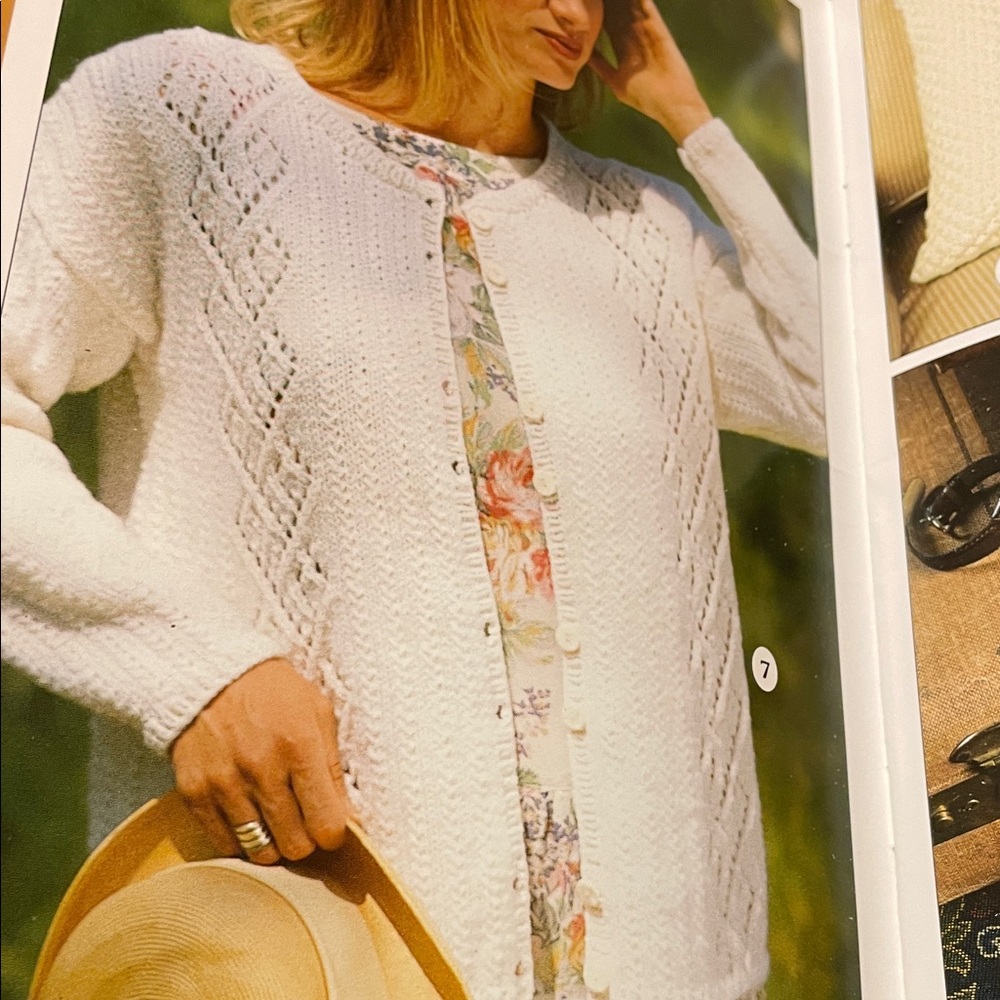 Beginner's Guide Knit Stitches Book - Picture 6 of 7